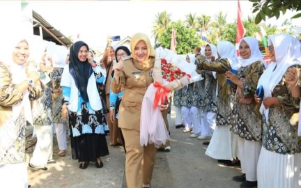 Bupati Ratna Machmud Buka ILP di Puskesmas BTS Ulu