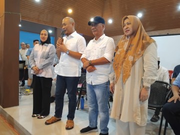 Linggau Juara Unggul 70 % , Yoppy-Rustam Meneteskan Air Mata