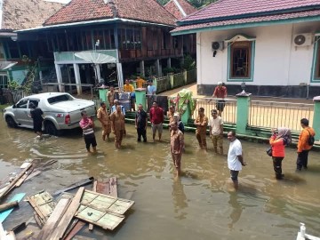 Sungai Lakitan Meluap, BPBD Dan Camat Megang Sakti Turun Kelokasi Banjir