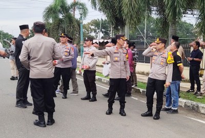 Wujud Kepedulian Di Bulan Ramadhan, Polres Mura Bagi Takjil ke Pengendara Dan Masyarakat