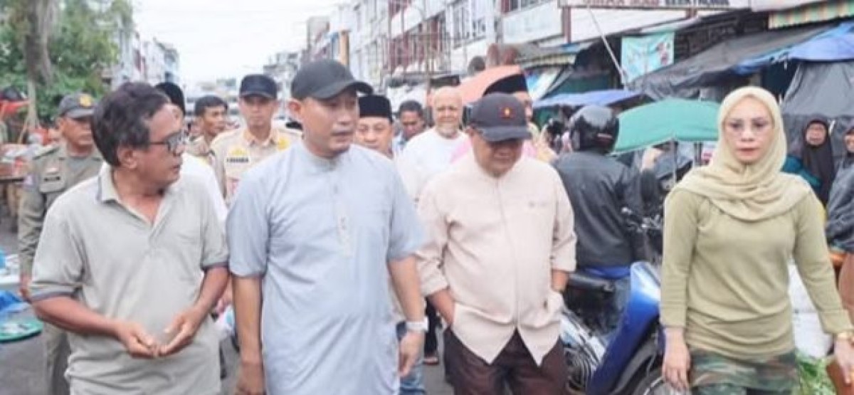 Yoppy Karim Gratiskan Retribusi Pasar Sebulan Penuh