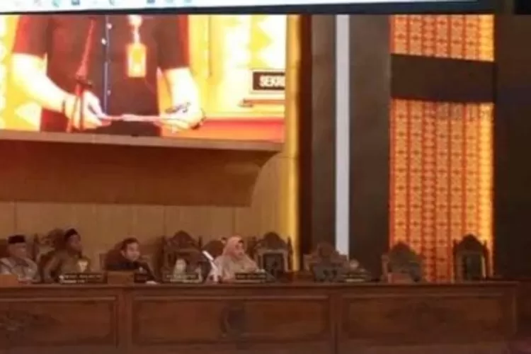 DPRD Lubuk Linggau Gelar Paripurna Pendangan Umum Terhadap LKPJ 2024