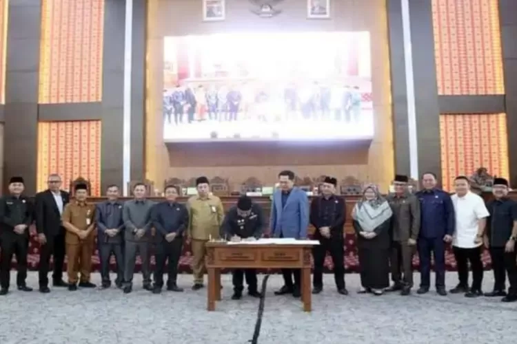 Paripurna DPRD Lubuk Linggau Sahkan APBD 2025
