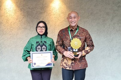 Wako Linggau Terima Penghargaan UHC Tahun 2026