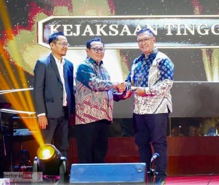 Institusi Penegak Keadilan Restoratif, Kejati Aceh Raih SMSI Aceh Award 2026